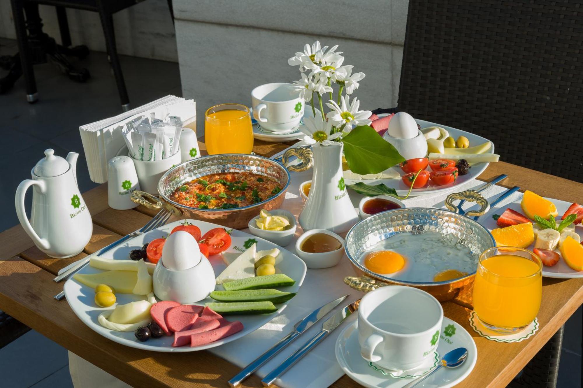 Bizim Hotel Istanbul Exterior photo